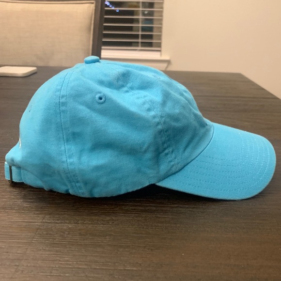 Vineyard Vines Aqua Blue Hat - Picture 3 of 3
